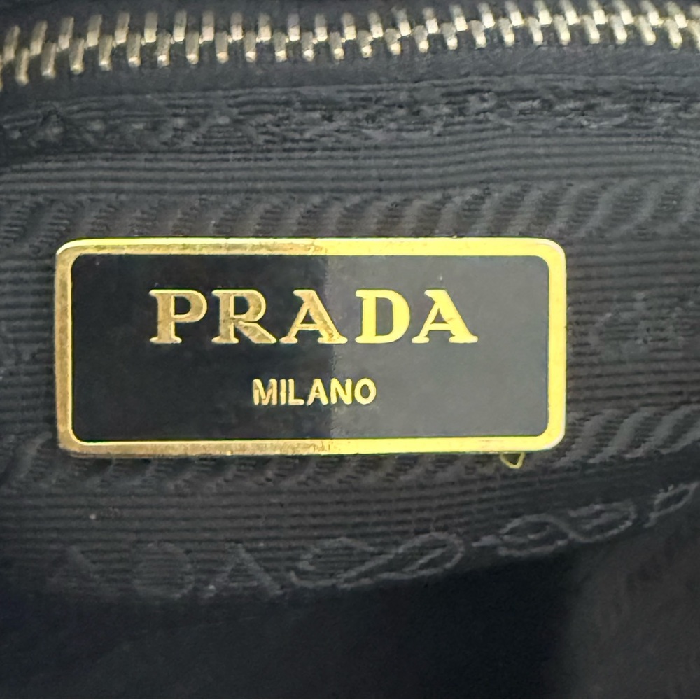💎AUTHENTIC PRADA NYLON & LEATHER 2 WAY TOTE BAG💎 - Picture 11 of 13